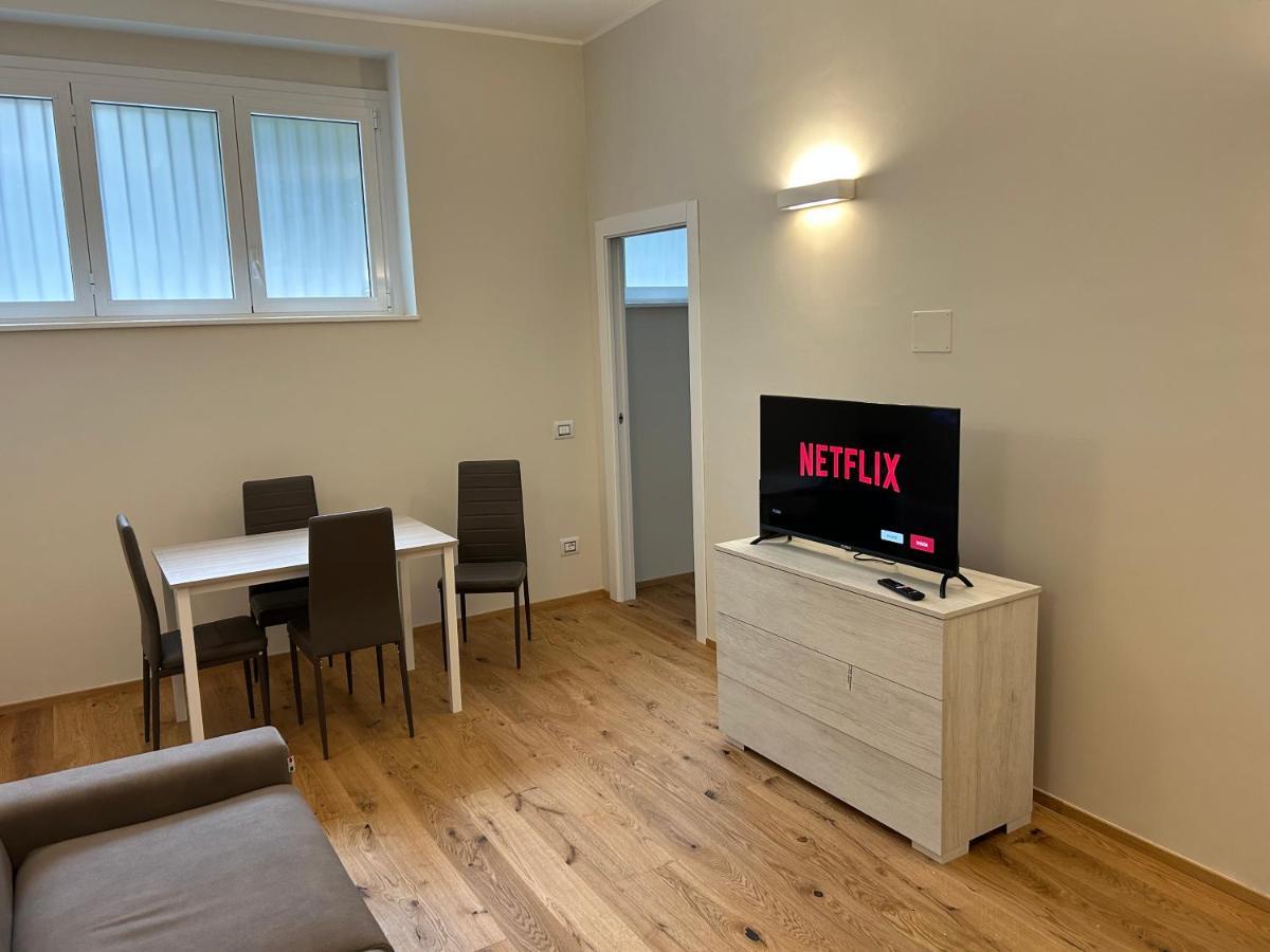 Moscova Luxury Bruno Apartment Milaan Buitenkant foto